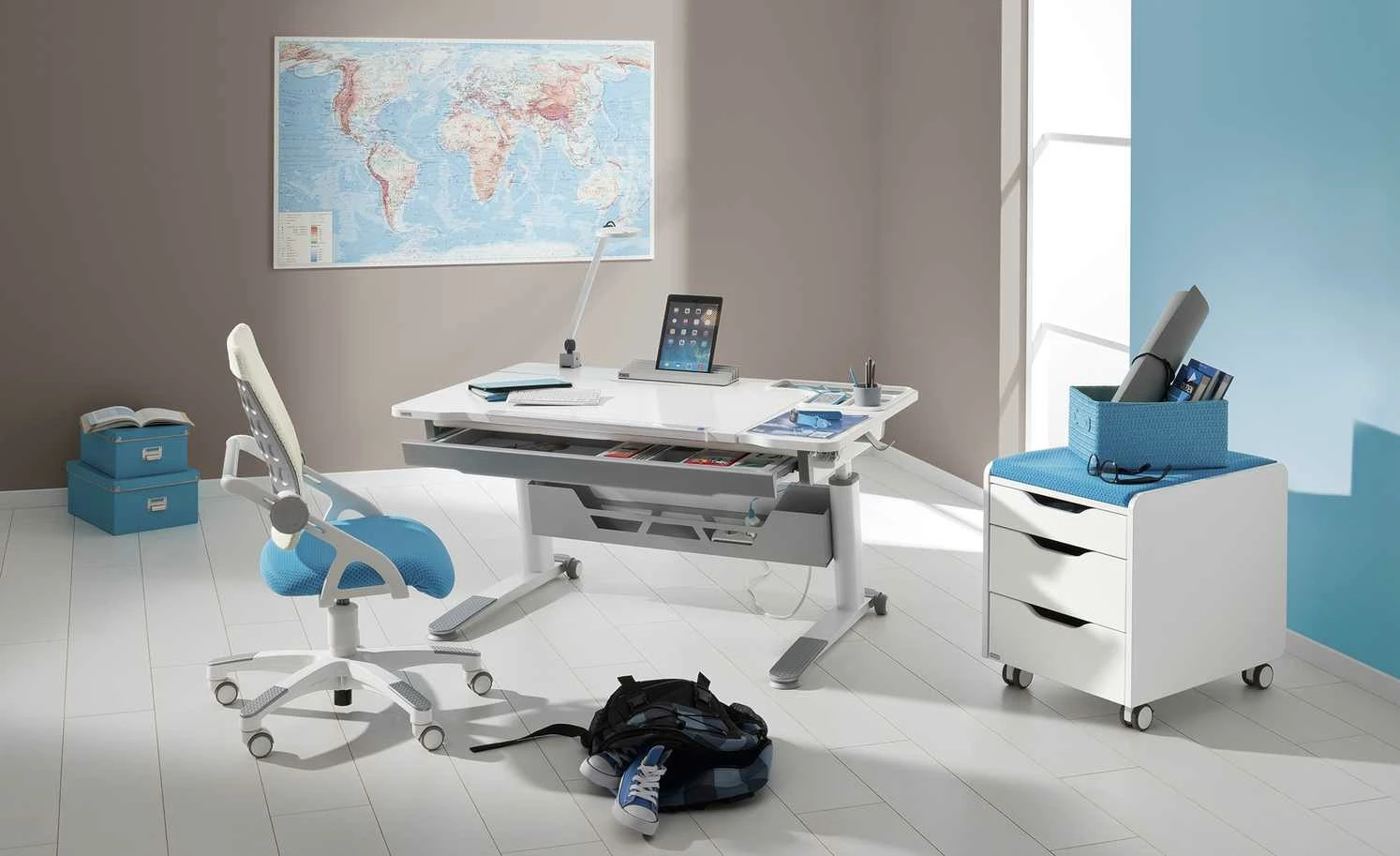 PAIDI Kinder- und Jugenddrehstuhl Yvo | Azurblau / Weiß 4 PAIDI Kinder- und Jugenddrehstuhl Yvo | Azurblau / Weiß – Bild 2