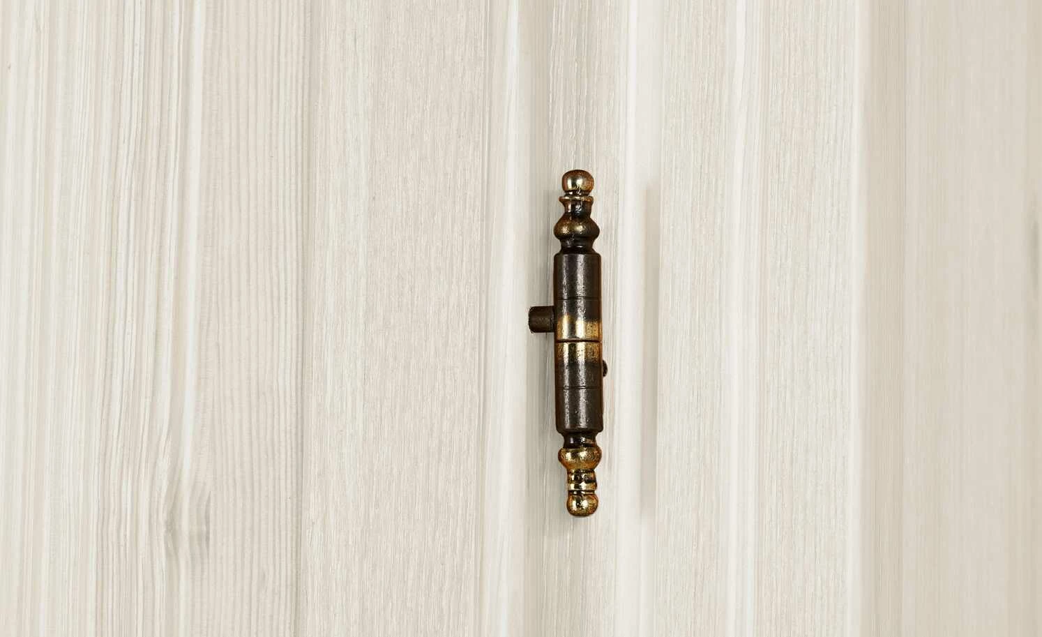 Kleiderschrank, 2-türig Bornholm | Kiefer Weiß / Kiefer antikfarben durchgehende gemusterte Tür 6 Kleiderschrank, 2-türig Bornholm | Kiefer Weiß / Kiefer antikfarben durchgehende gemusterte Tür – Bild 4