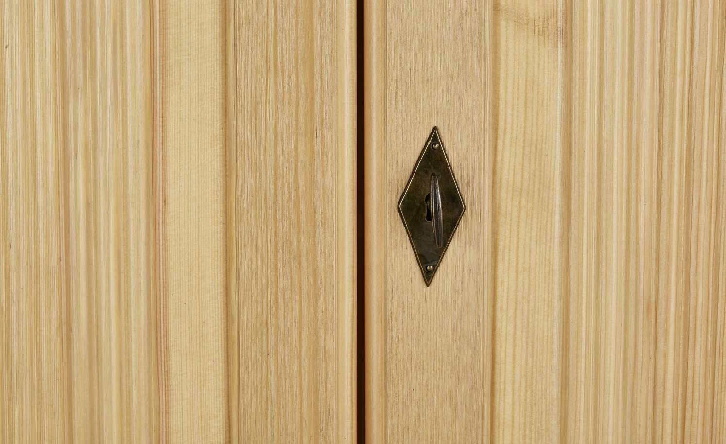 Kleiderschrank, 2-türig Bornholm | Kiefer antikbrushfarben geteilte gemusterte Tür 5 Kleiderschrank, 2-türig Bornholm | Kiefer antikbrushfarben geteilte gemusterte Tür – Bild 3