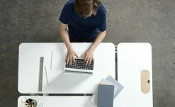 FLEXA Schülerschreibtisch Moby | rechte Tischplatte verstellbar