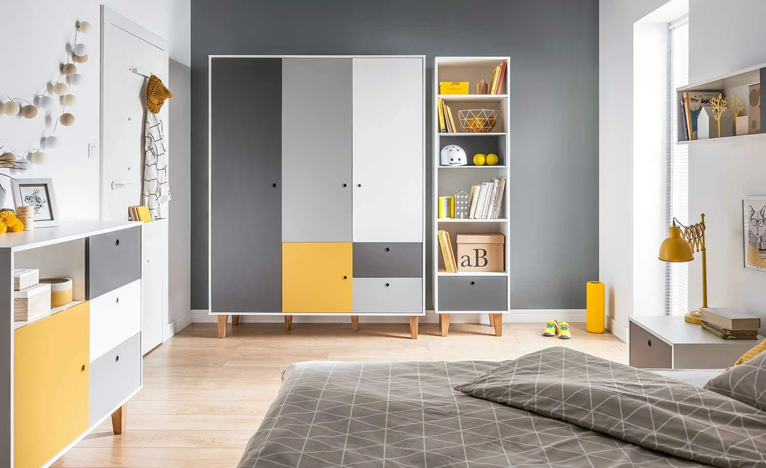 VOX Kleiderschrank Concept | Weiß / Graphitgrau / Grau / Saffron (Gelb) 153|cm 3 VOX Kleiderschrank Concept | Weiß / Graphitgrau / Grau / Saffron (Gelb) 153|cm